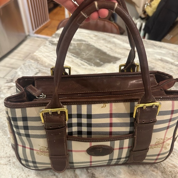Gorgeous GUC true vintage Burberry tote - Picture 3 of 10